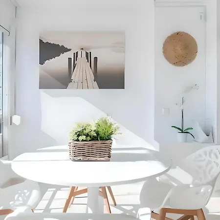 Precioso Apartamento Reformado Con Vistas Directas Al Mar